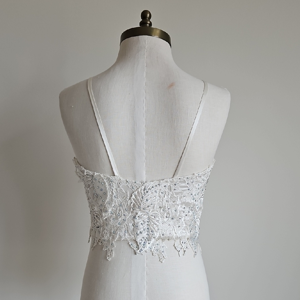 Formal white lace top and pink taffeta pleated skirt - Picture 5 of 7